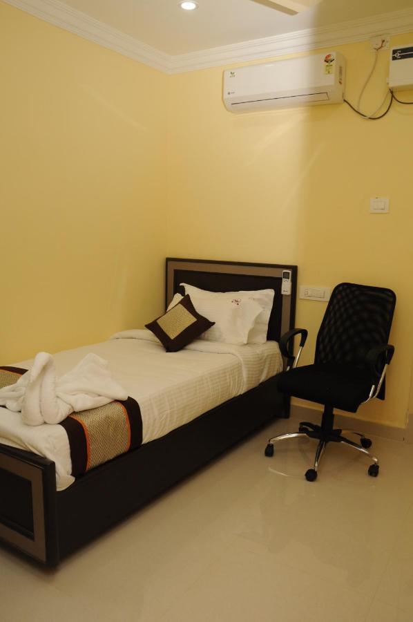 Saibala Transit Hotel Chennai Esterno foto
