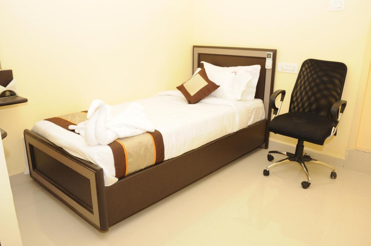 Saibala Transit Hotel Chennai Esterno foto